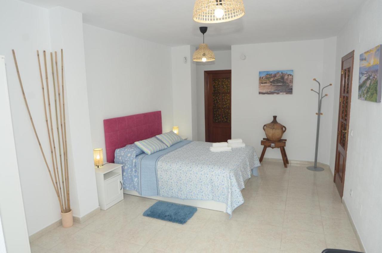 Habitacion Grande Con Terraza Privada, Malaga Centro エクステリア 写真