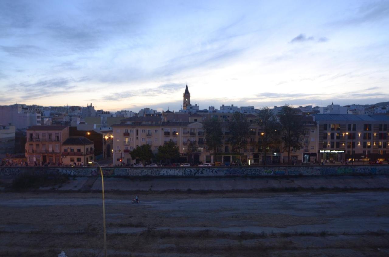 Habitacion Grande Con Terraza Privada, Malaga Centro エクステリア 写真